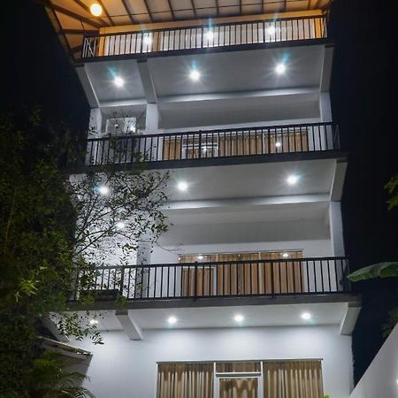 Pinnawala Elephant Front View Hotel Rambukkana المظهر الخارجي الصورة