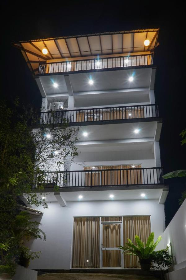 Pinnawala Elephant Front View Hotel Rambukkana المظهر الخارجي الصورة