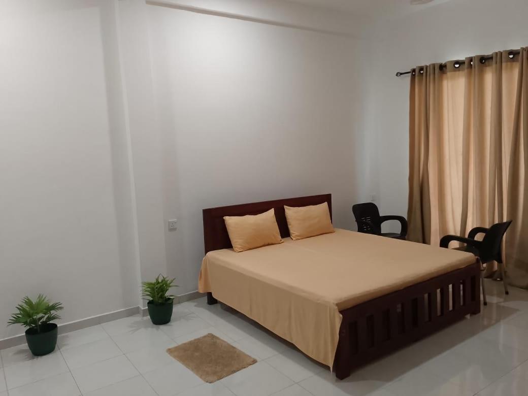 Pinnawala Elephant Front View Hotel Rambukkana المظهر الخارجي الصورة