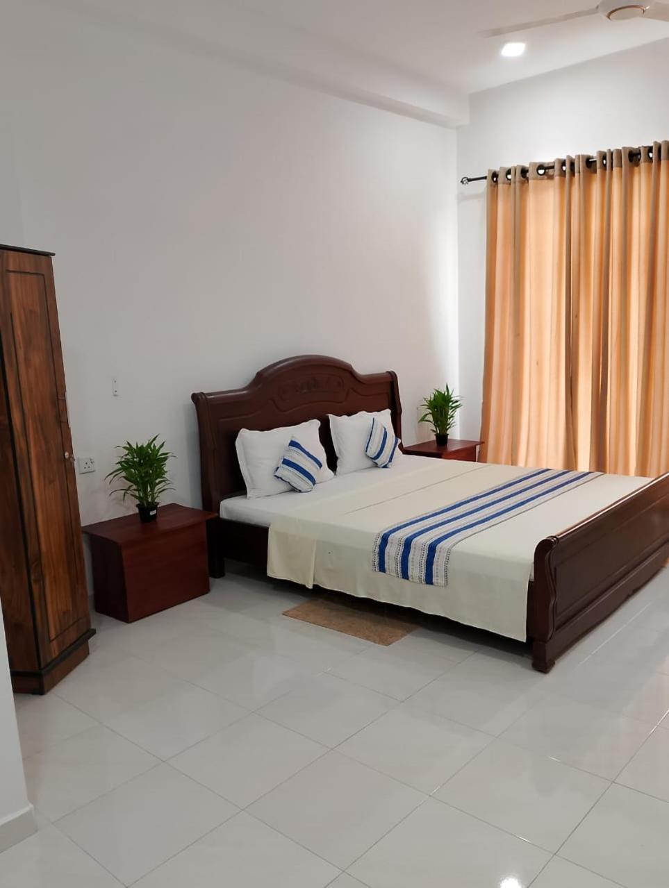 Pinnawala Elephant Front View Hotel Rambukkana المظهر الخارجي الصورة