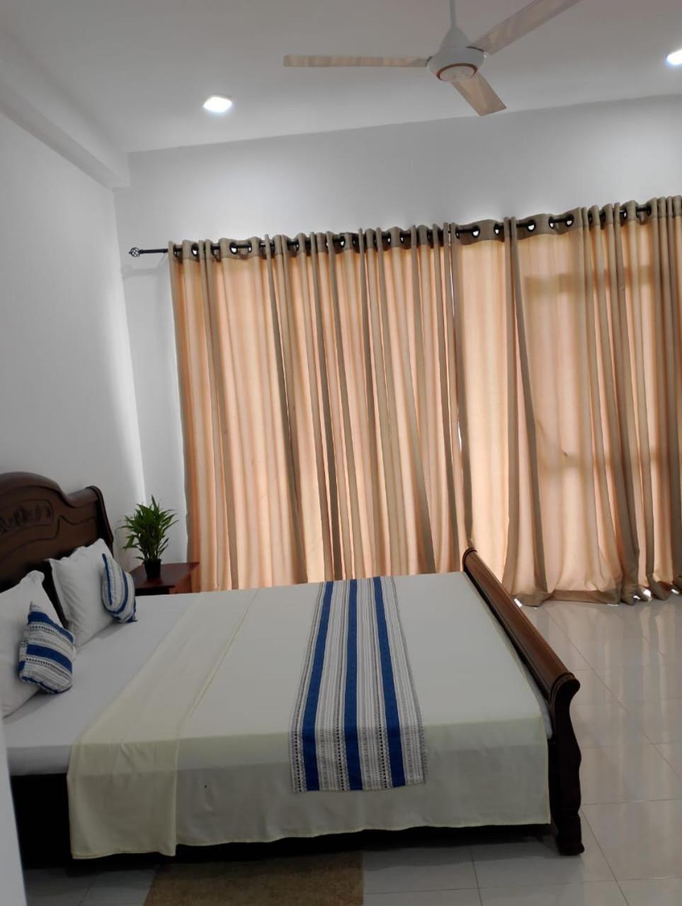 Pinnawala Elephant Front View Hotel Rambukkana المظهر الخارجي الصورة